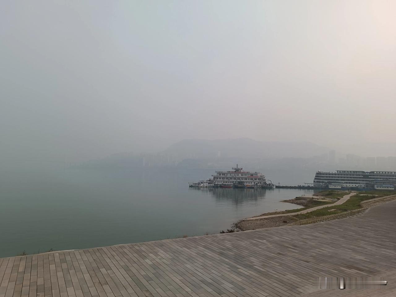 我国年均径流量排名前二十的河流1、长江：9600亿立方米。2、珠江：3412