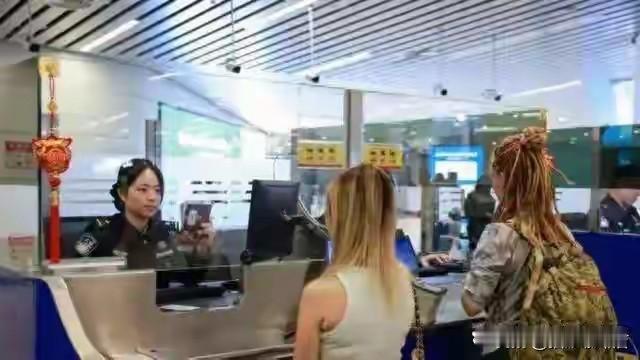 马斯克在白宫过夜那事，梅拉尼娅当时就说了不行。可特朗普压根没搭理她，马斯克照样住