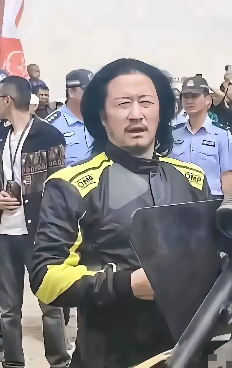 不愧是正白旗，长相也越来越满族化了