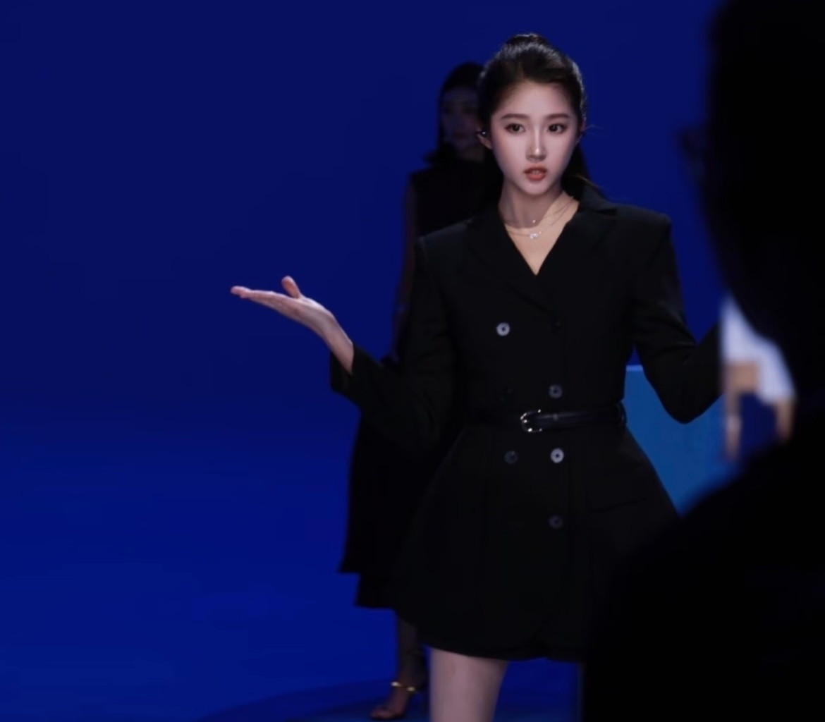 关晓彤浮潜好长的腿不一样的晓彤，就这样美出新高度​​​