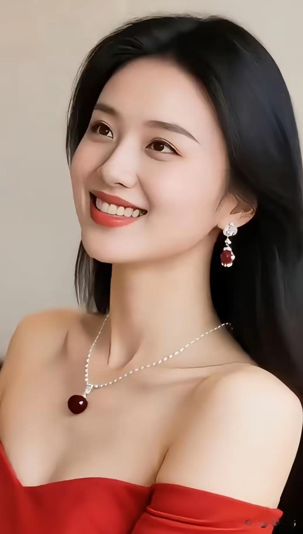 红的美丽，笑的灿烂