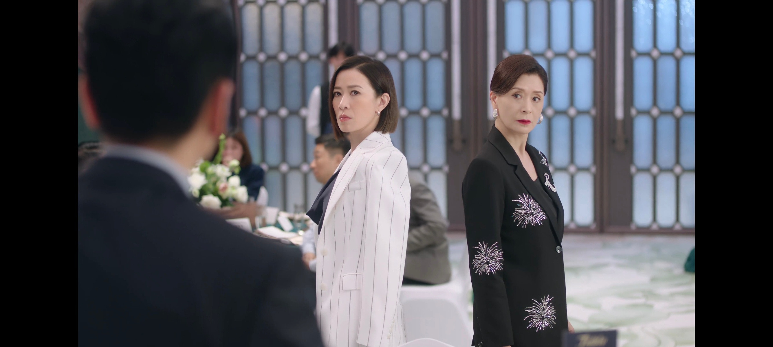 好爱针锋相对又势均力敌的母女，看上去谁也容不下谁但其实是能抱在一起说贴心话的。对