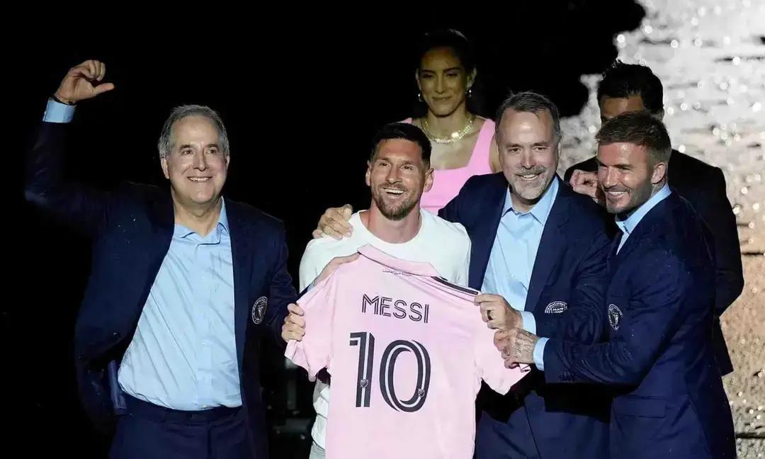 2025年到现在，迈阿密国际球衣卖了216.6万件，比C罗所在的利雅得胜利多了快