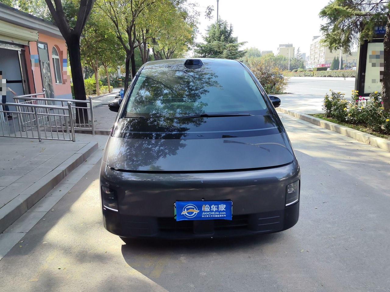 黑红也是红！理想MEGA在网上有多惨，线下就有多香！前两天帮粉丝验了一台MEG