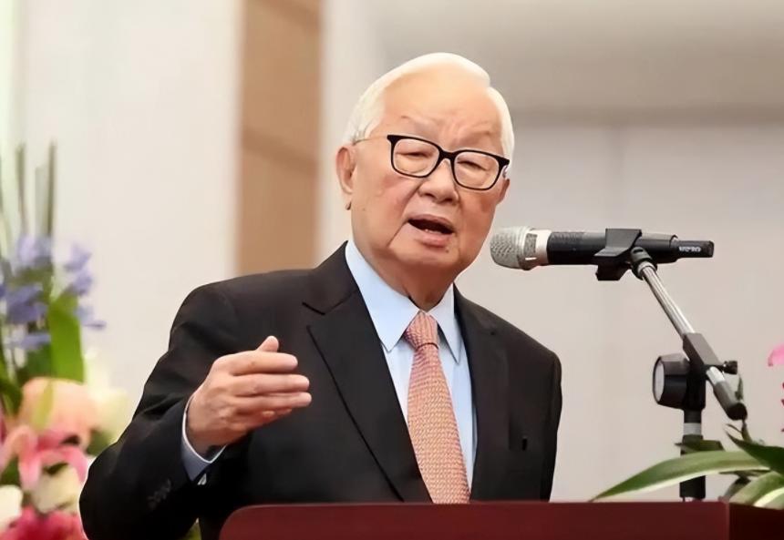 台积电创始人张忠谋，受访时再次语出惊人：“我真的认为，我的国家——美国，仍然是世