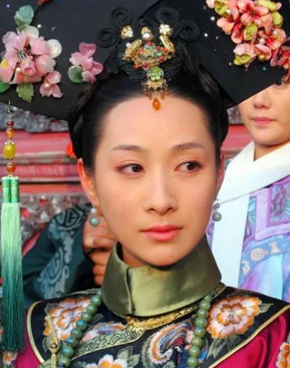 2010年，郑晓龙筹拍《甄嬛传》，里面有个“安陵容”的角色打算让霍思燕来出演，没