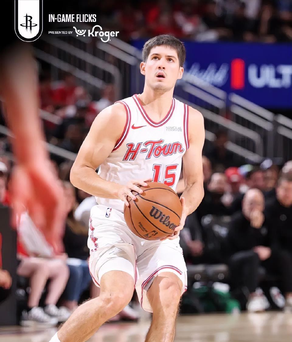 火箭探花秀谢泼德目前打了76场常规赛！！！场均上场：26.4分钟。得到：13