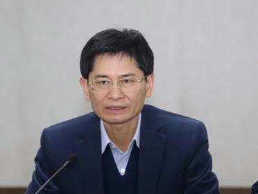 山西那边，金湘军被查了。广西这边，蓝天立也栽了。一个担着省政府省