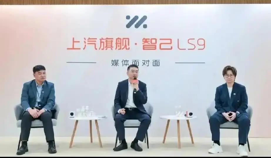 不得不说这数据挺让人吃惊的：小米：市值8861.77亿元比亚迪：市值8218