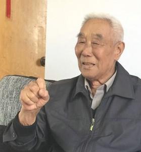 佐炳举，1924年4月，在江苏省赣榆县出生，1943年12月，佐炳举背井离乡只身