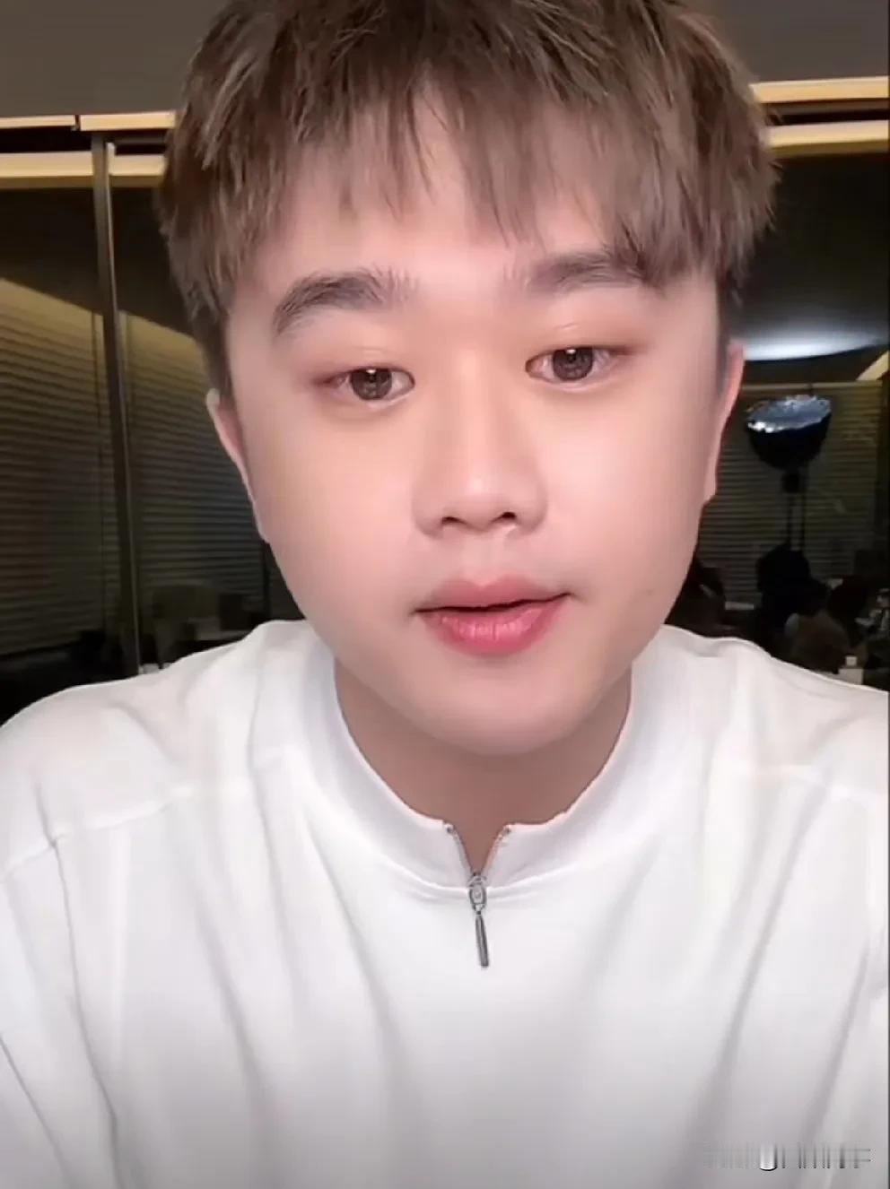 赵梦澈表示自己的账号属于辛选，关注都是辛巴给点的！赵梦澈谈自己