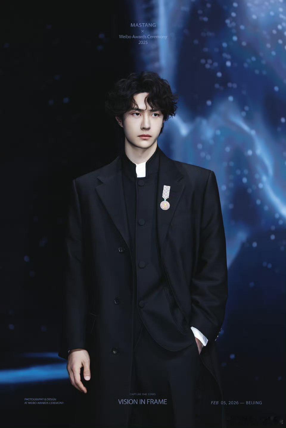 这么近拍到王一博，要是我，估计都忘了呼吸了，好有冲击里