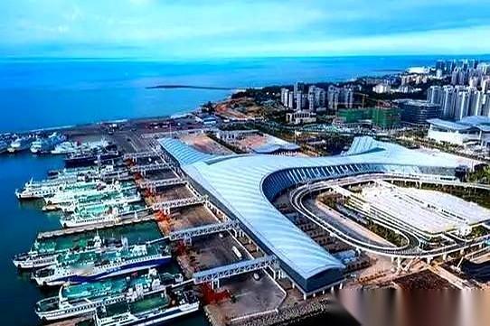 都说超级富豪扎堆新加坡是为了避税。省省吧，格局小了。当你真有10个亿的时候，