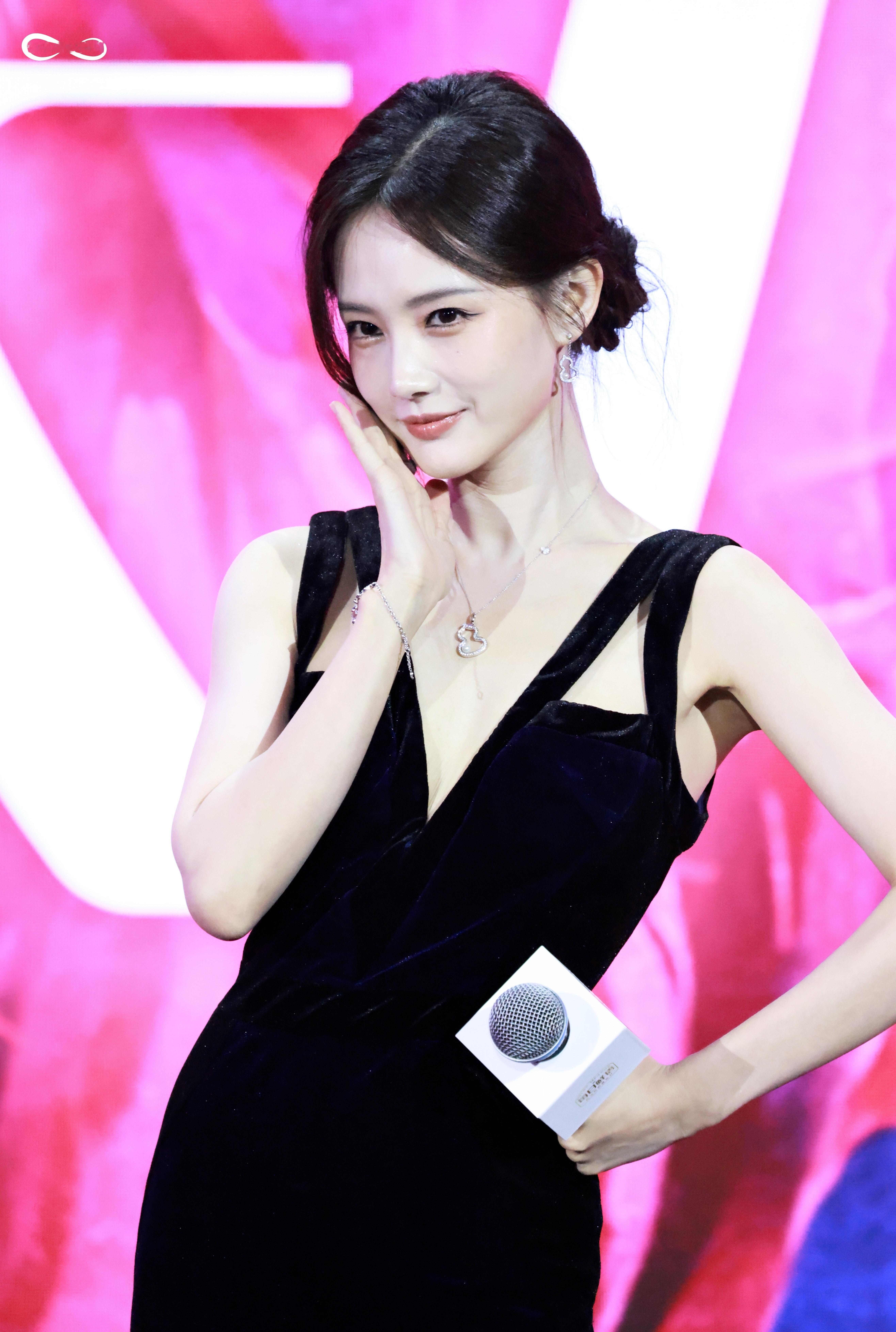 李一桐快点打车回家我报销李一桐晚安