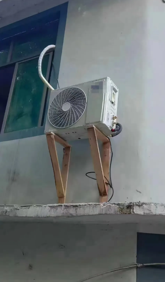 这到底是哪个天才的设计？这支架靠谱吗？