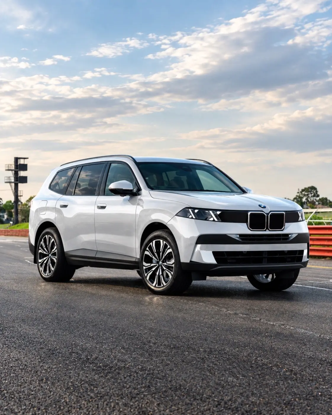 宝马正研究一款大型SUV，以竞争北美市场 该车将超越X7，目前还没确认...