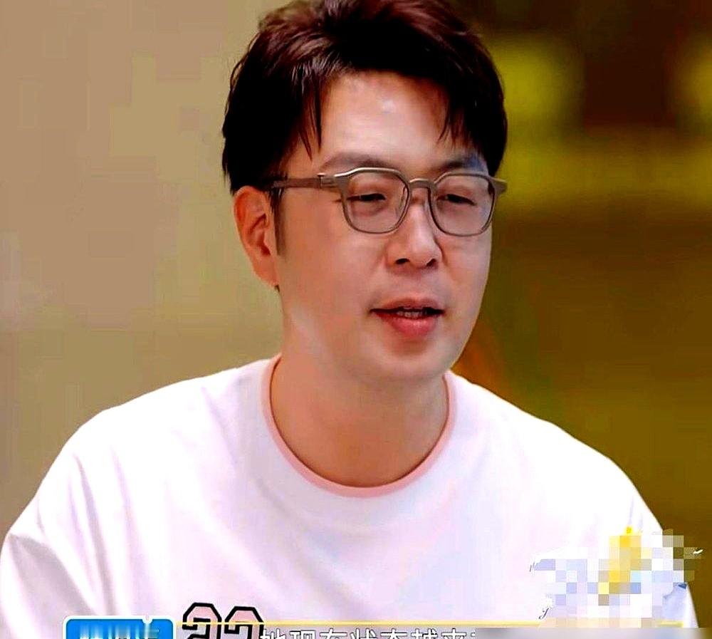 五年前被全网骂“别碰瓷谢娜”，现在倒成了量新人的尺子。杜海涛最近评价沈梦辰，说她现在接活儿让人心里踏