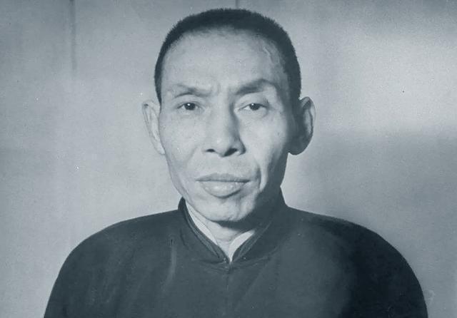 1935年之前，宋子文向杜月笙借了500万银元。数年后，宋子文还给了杜月笙500