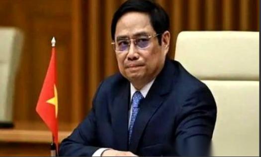 455只手在越南国会举了起来，只有4票反对。 决议通过：废掉全国用了上百年的