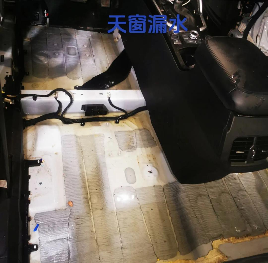 第三代哈弗H6天窗漏水不用慌，多数情况自己疏通就能解决第三代哈弗H6不少