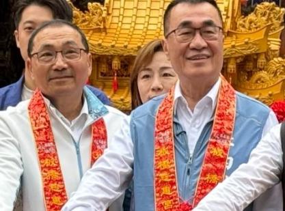 国民党李四川与民进党苏巧慧今日同场出席板桥慈惠宫天上圣母绕境活动。针对日前在行程
