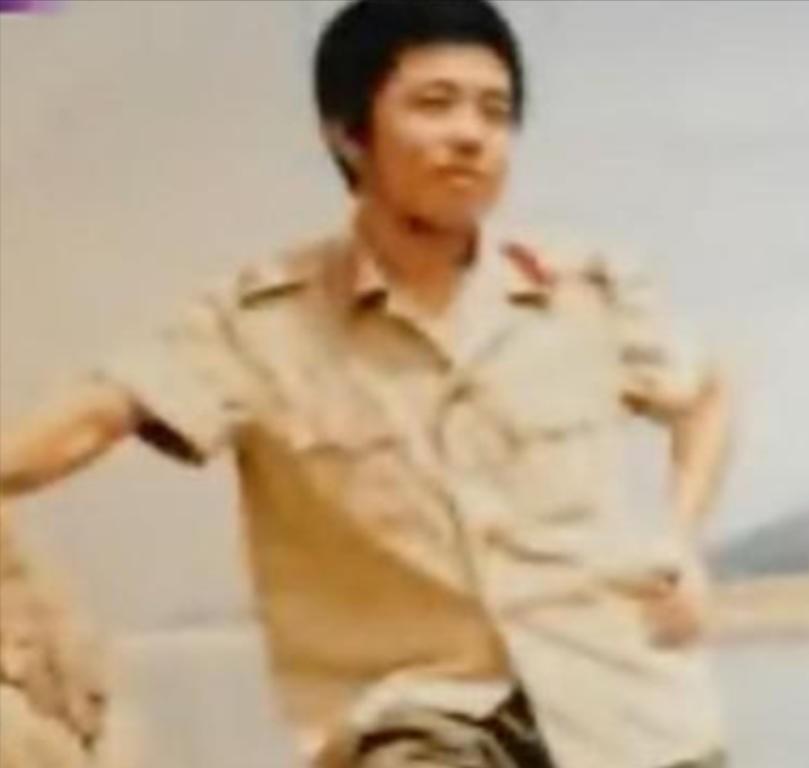 “我是因公吸毒啊！”2006年，因卧底而染上了毒瘾的宋名扬提前退休了，虽然公安部