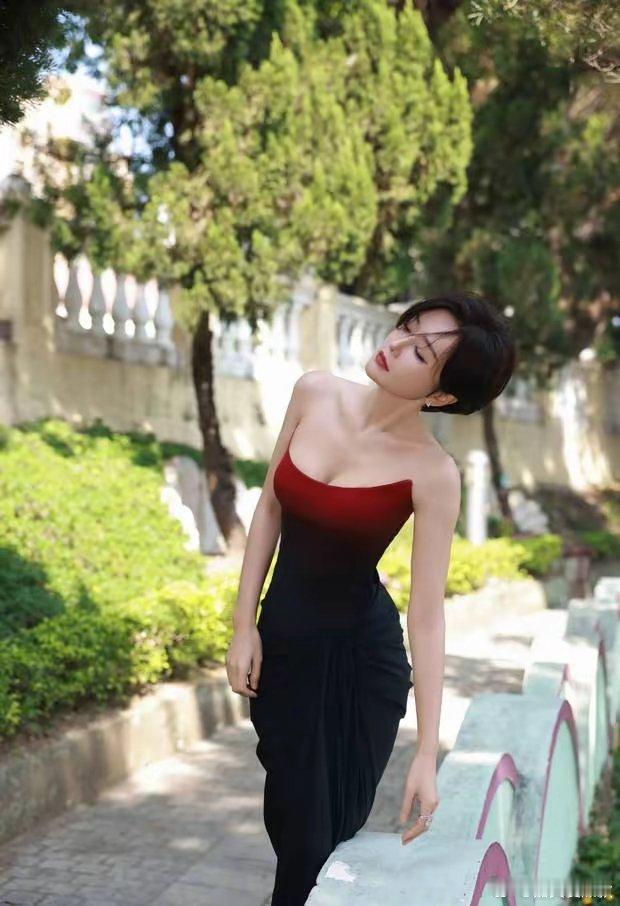 坐不住咯！！！​魏大勋的事业恐怕难有第二春啦！​我给老公看了魏大勋女朋友秦岚的照