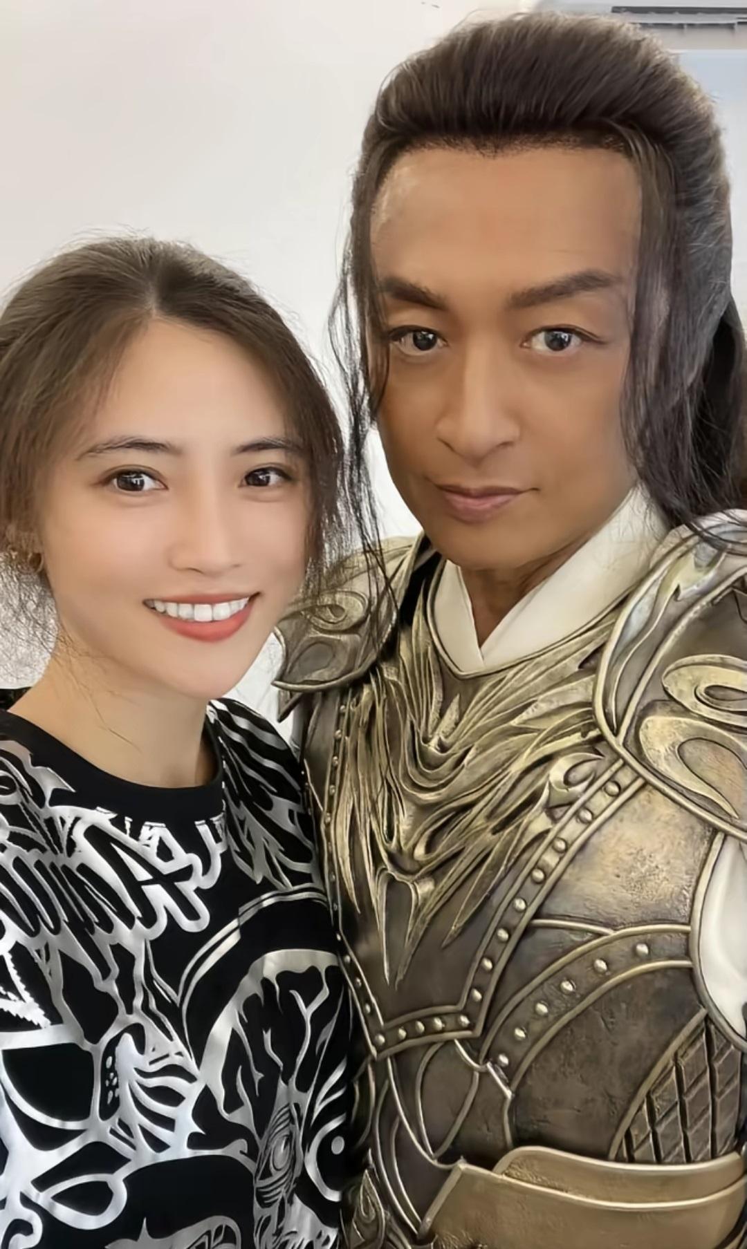 稀里糊涂订了婚，才知道老公大自己21岁，演员吴佳尼最近透露，她和前夫马景