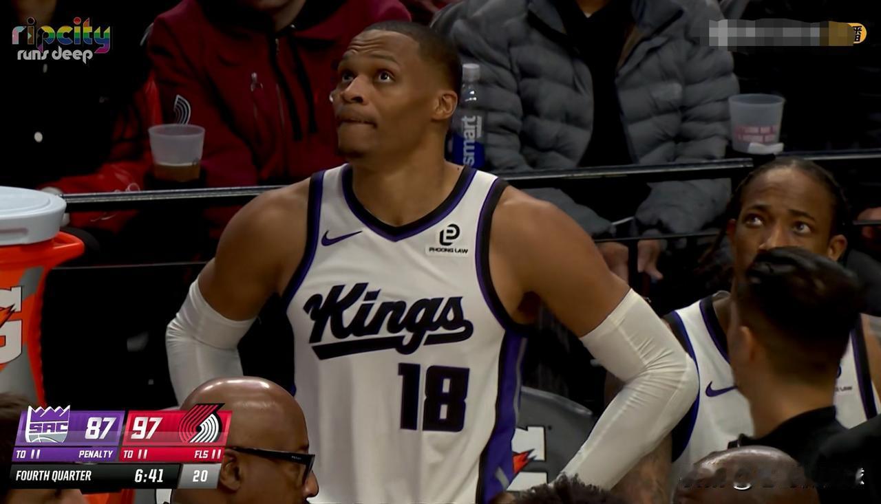 国王老将威斯布鲁克真是竭尽所能了！在今天国王客场以133：134惜败于开拓者的比