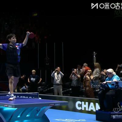 其实我们都错怪林诗栋了，总把他当成救世主来看，殊不知他还是一个孩子，跟日