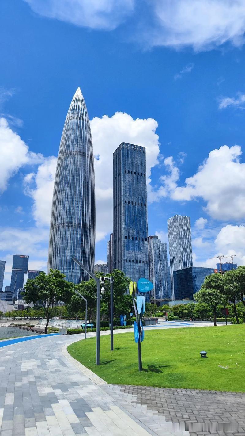 华润集团旗下的百亿市值上市公司有多少？1.华润置地目前每股32.82港元，