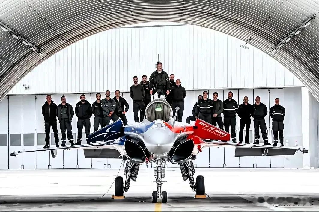 我本以为阵风是一款顶尖的四代半中型机，经网友提醒，才知晓阵风的纸面数据存在“虚标