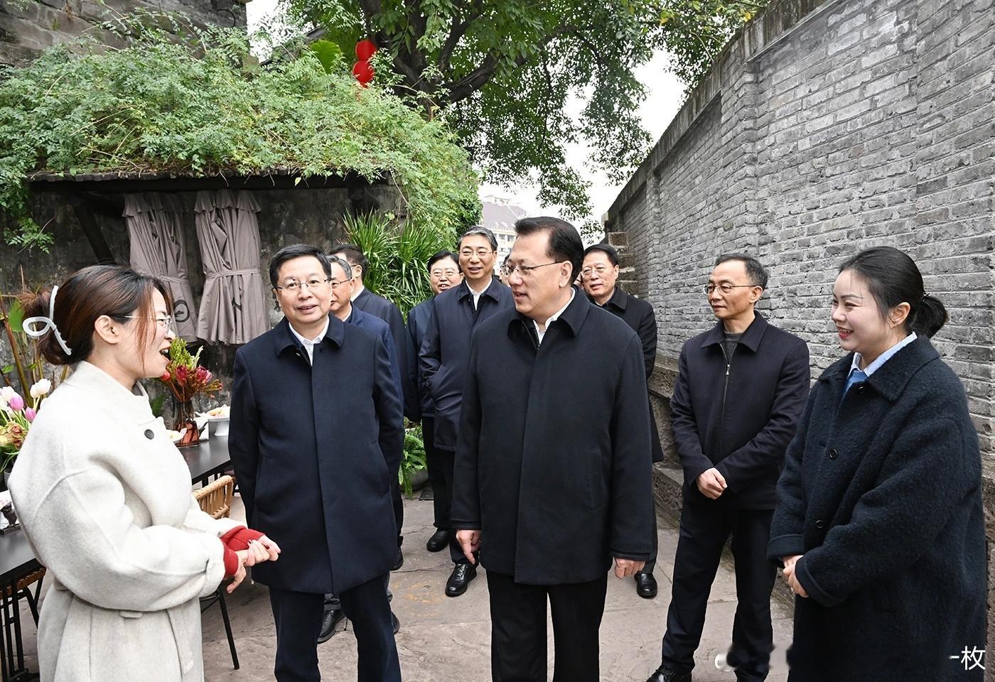 1月28日，除夕当天，市委书记袁家军，市委副书记、市长胡衡华前往旅游景区、公安检