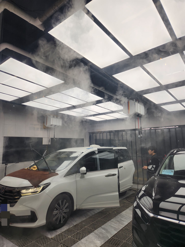 奥德赛一个月一万三千公里的用车感受加速：一般内饰：面包车一样空间：大能