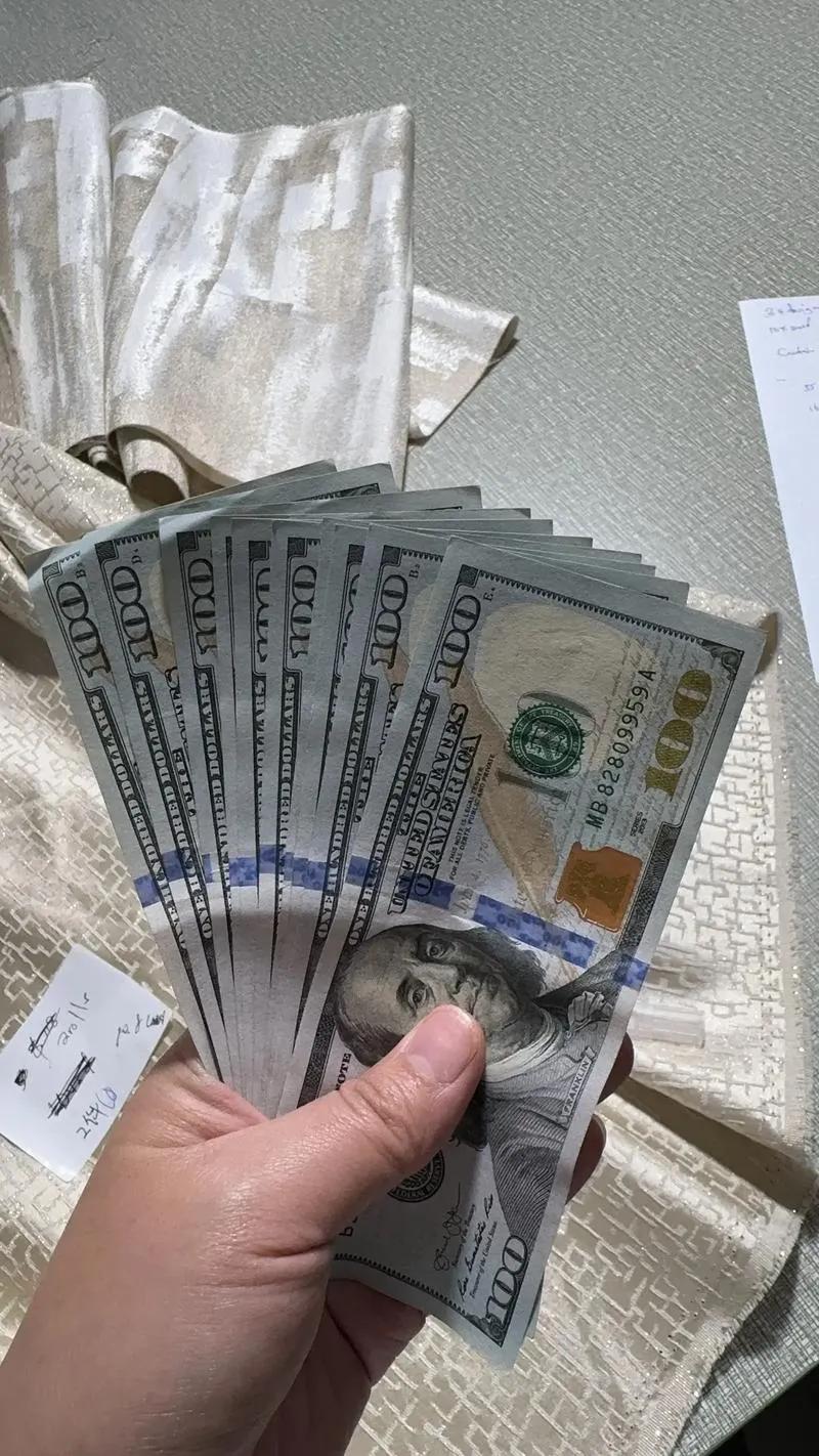 美国的金融霸权正濒临崩塌，39万亿美债犹如悬顶之剑，美国如今连利息都快无力支付，