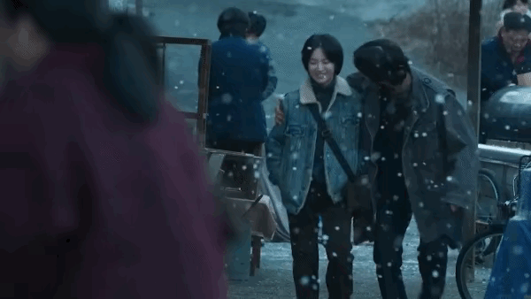 韩国顶流cp感爆棚!哪个导演这么天才，找他俩来演情侣。45岁的宋慧乔和47岁的孔