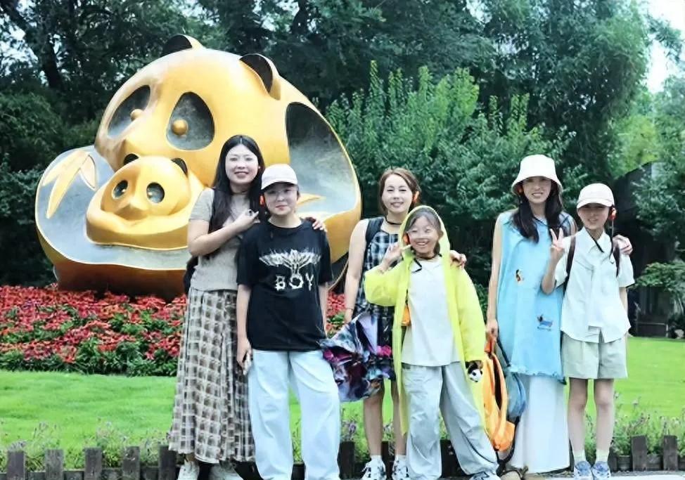 1、这种事件是小概率事件，大家还是可以继续来川西欣赏美景。2、川西地理条件决定