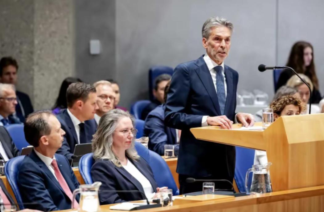 这一回中国可真要杀鸡给猴看了。中国实在忍无可忍,终于要杀鸡给猴看了,谁是这只鸡?