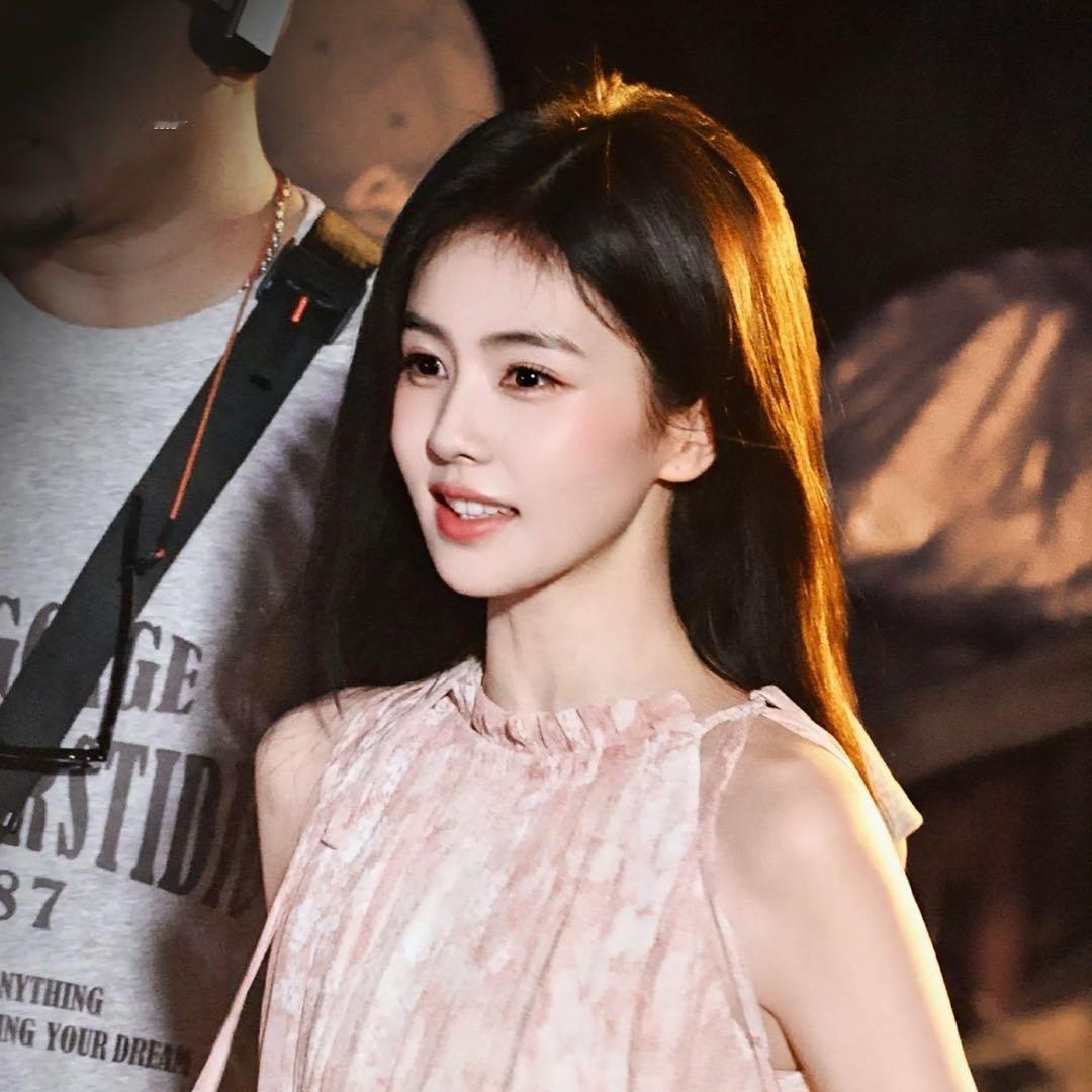 提鞋出圈：白鹿用两秒钟，撕开了娱乐圈的“完美假面”