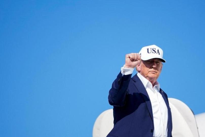 特朗普等不及了！拜托中方尽快答应，访华日程不能拖了。8月25日，美国总统特朗普