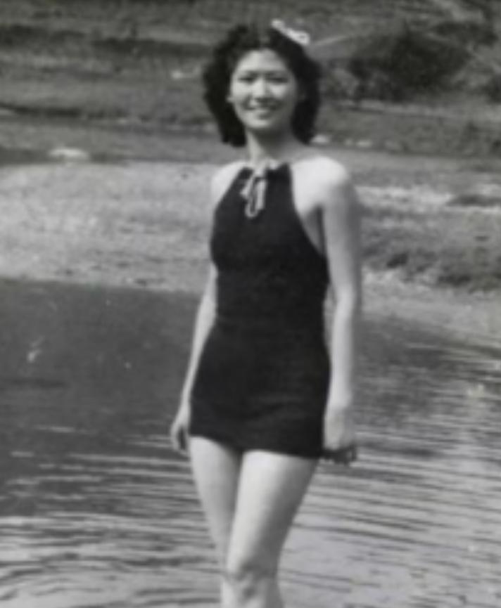 1914年，31岁的阎锡山，娶了14岁的小妾，洞房之夜，阎锡山对小妾说：“你躺下