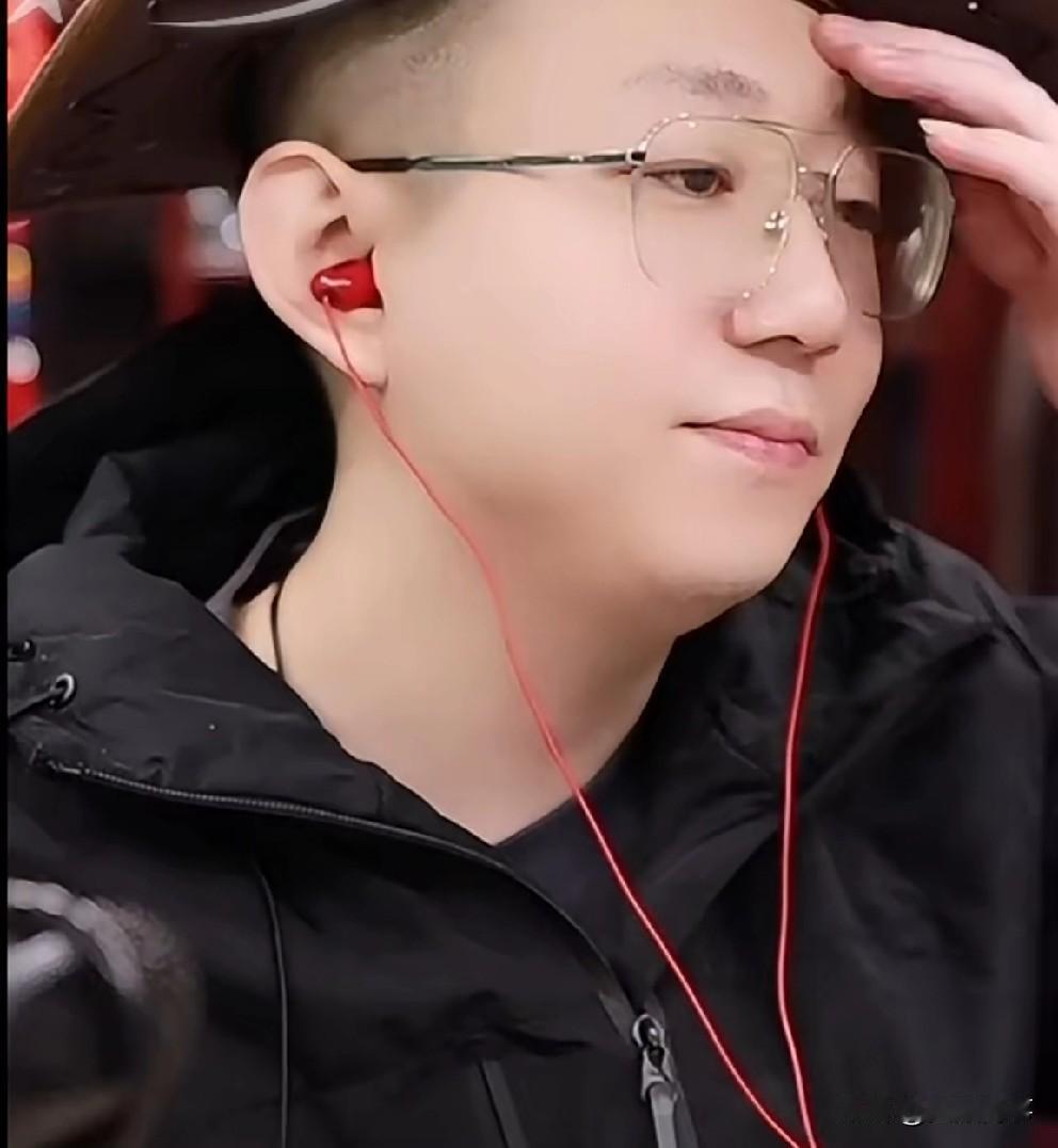 王小源代表“源佑手”喊话：我们不是纸糊的，不服就来碰一碰！