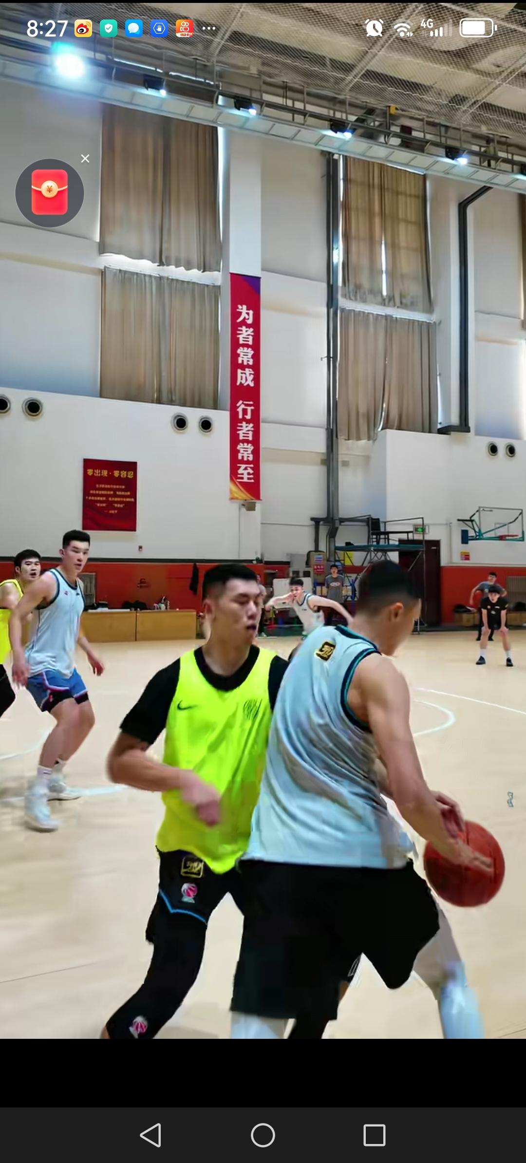 山东高速正在加紧备战迎接即将开始的CBA。但发现队中没有一个像样的中锋,只有一个