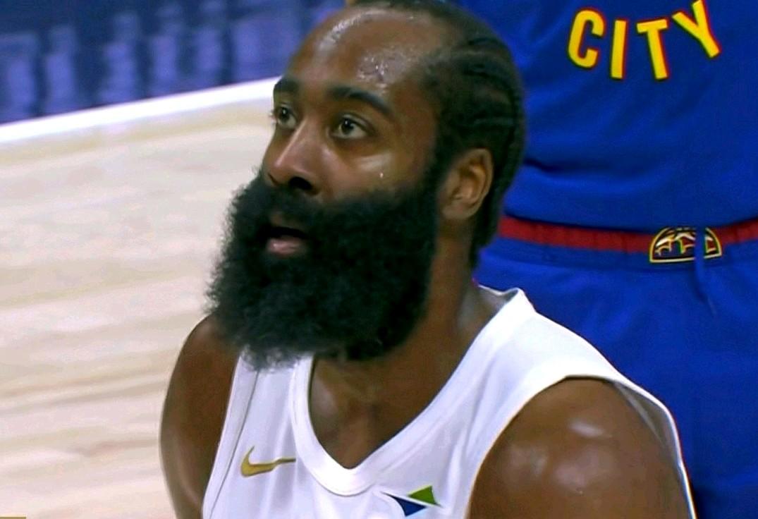 骑士赌哈登真的赌对了！哈米组合联盟绝对无敌的存在，骑士客场差点被掘金黑掉！哈登关