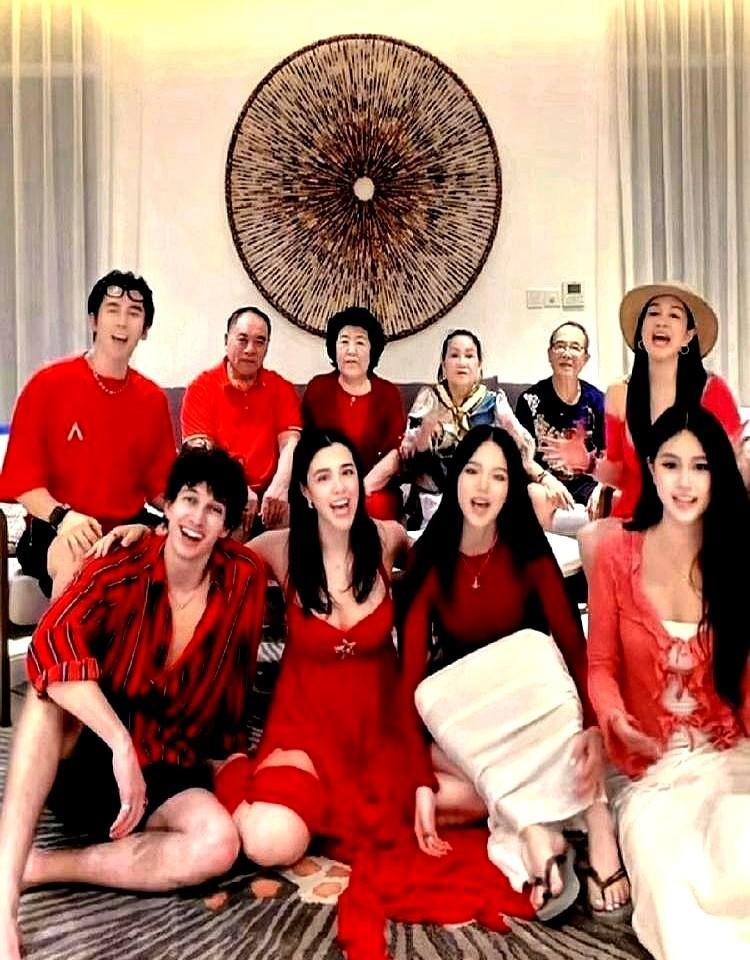 富养女儿根本不是让她嫁豪门。钟丽缇大女儿的三任男友，没一个沾豪门的边。最近带