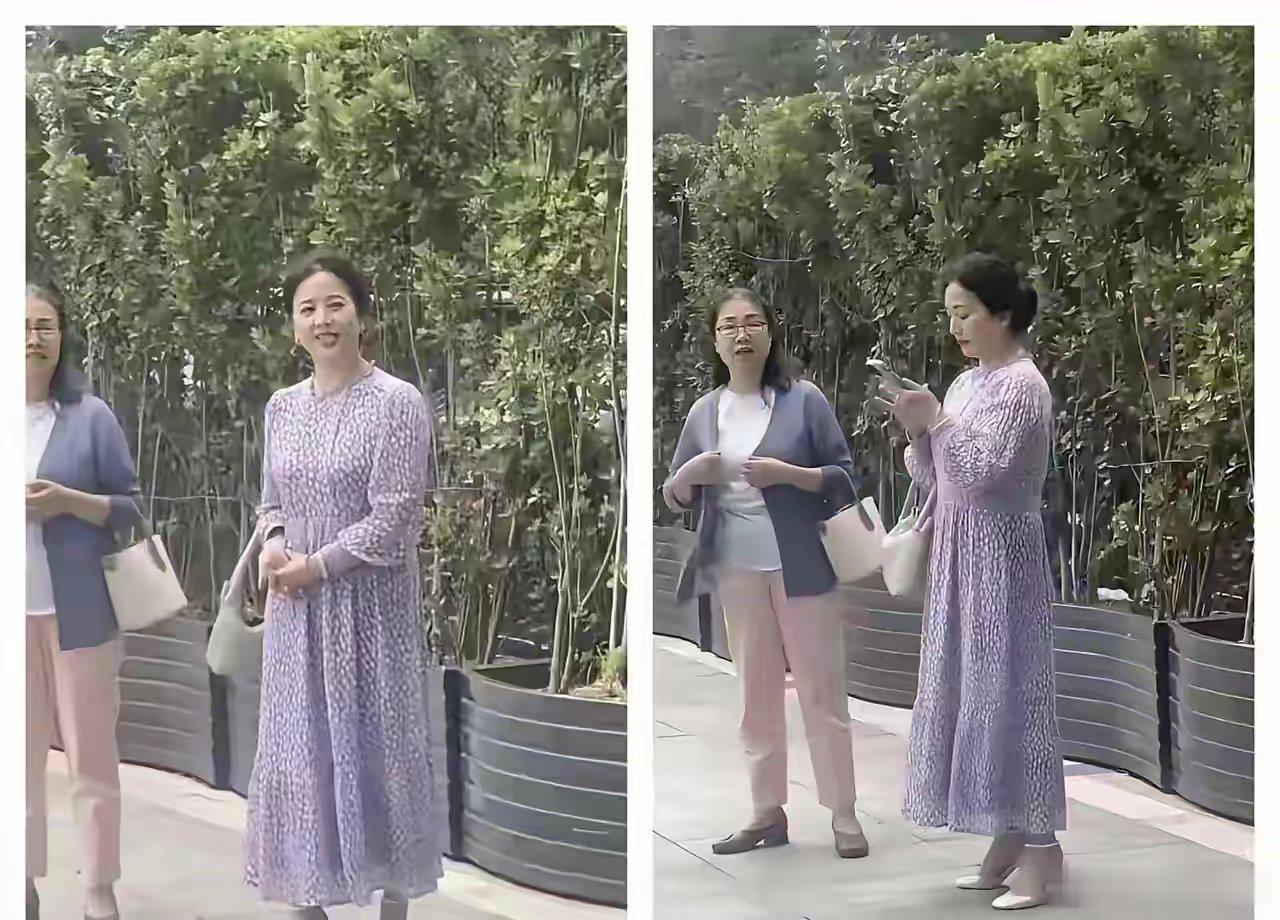 不得不说，刘亦菲的妈妈65岁了，依然风韵犹存，这保养的也太好了。