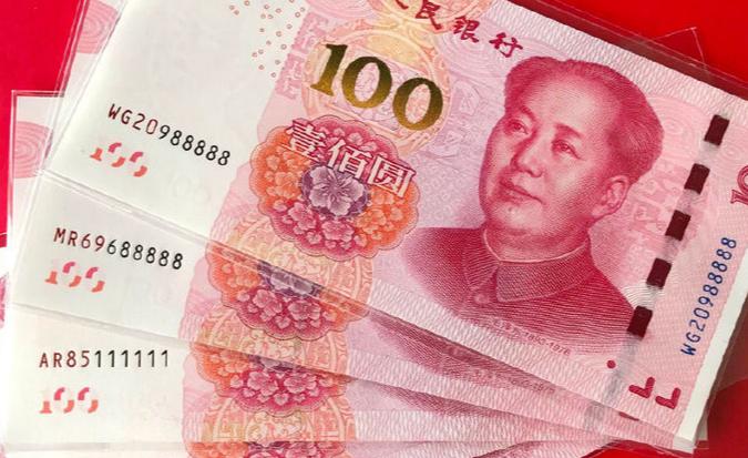 历史性的拐点正静悄悄地来了。今年1至8月，国内居民新增人民币贷款直接跌到了负