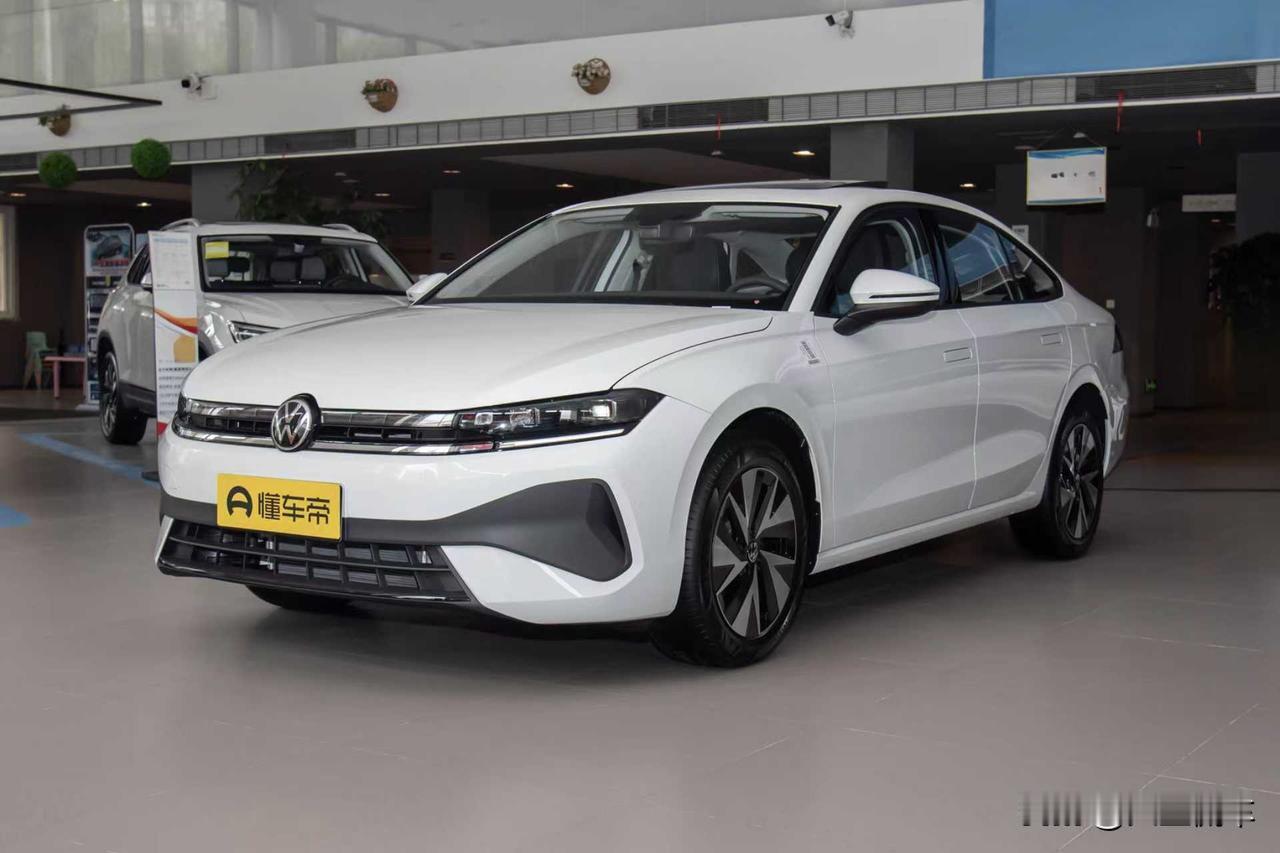 10-15万家用轿车推荐，15万预算大众速腾是一个不错的选择，原因如下：