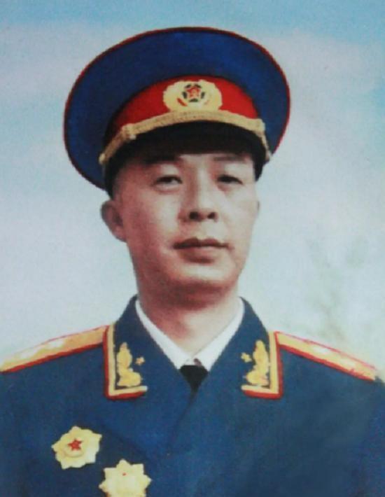 莫文骅带领部队奋战二十载解放南宁，亲自担任首任市长，以血汗浇筑家乡新生！194