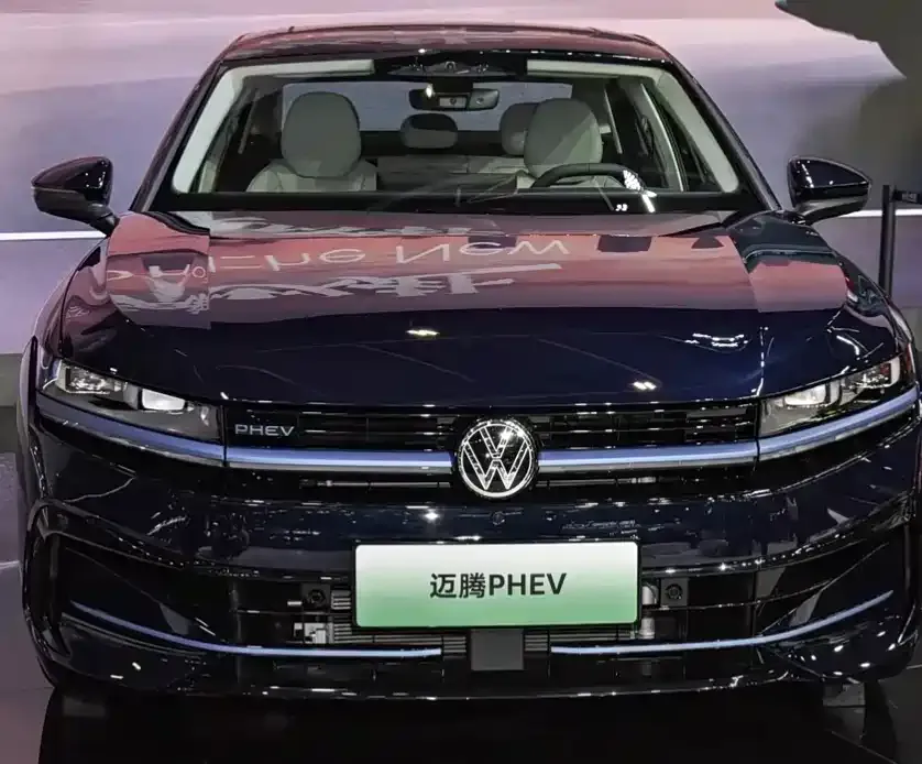 一汽-大众迈腾PHEV：智能与豪华的完美融合。迈腾PHEV搭载行云智能辅助驾驶，端到端高速领航NOA